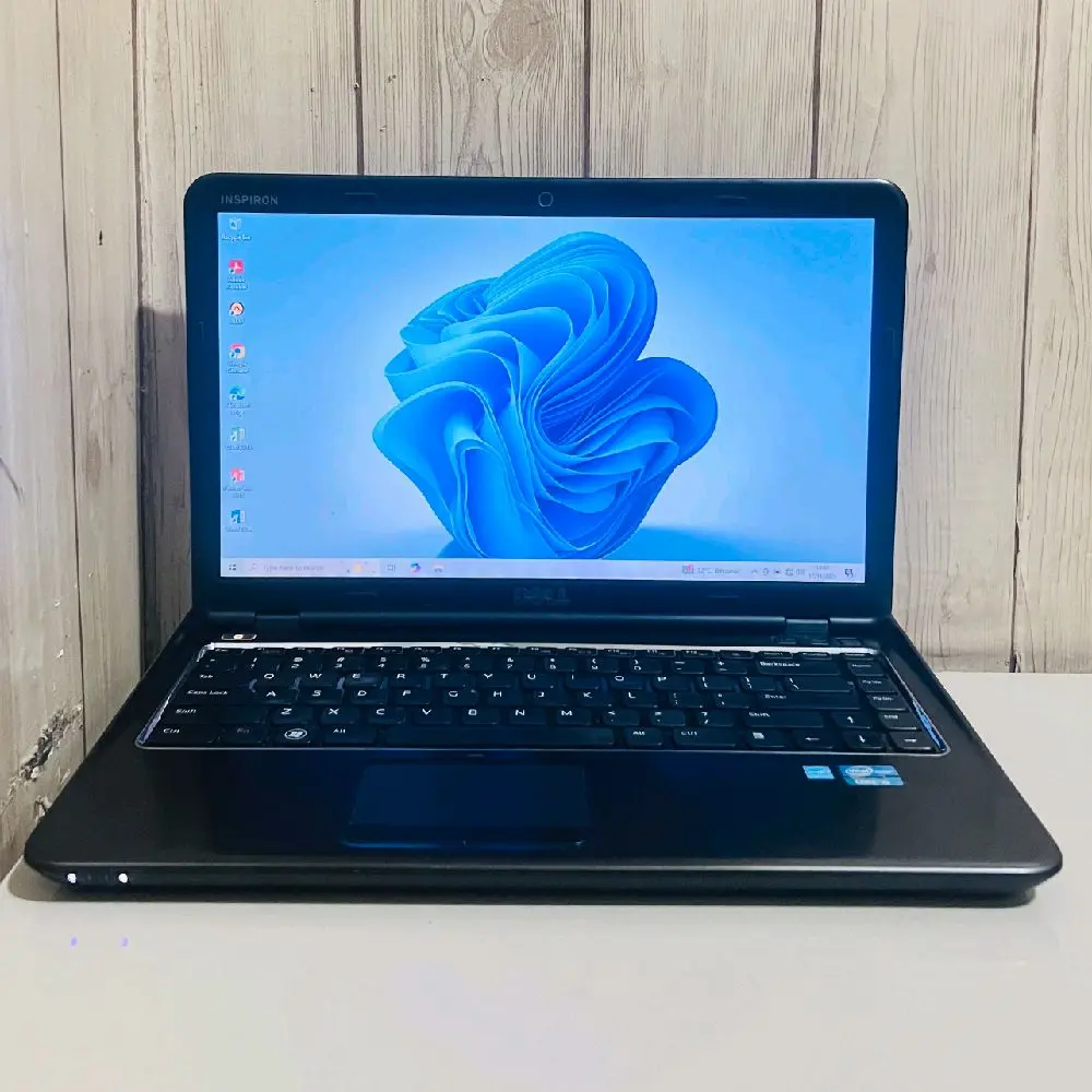 Laptop Dell Inspiron N411Z Core i5 HDD 750gb siap pakai