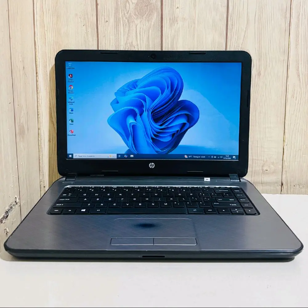 Laptop HP 240 G3 Core i3 ram 4gb siap pakai