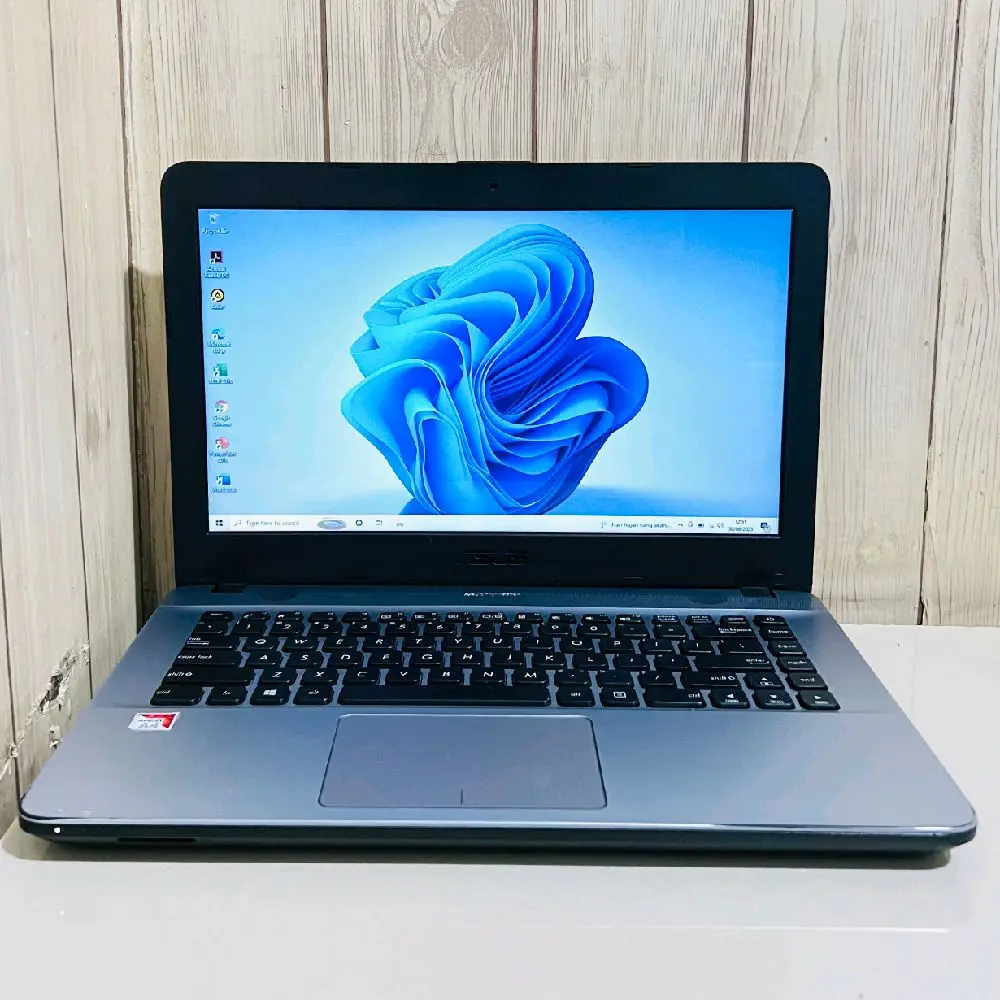 Laptop Asus X441B AMD A4 sudah Ssd siap pakai