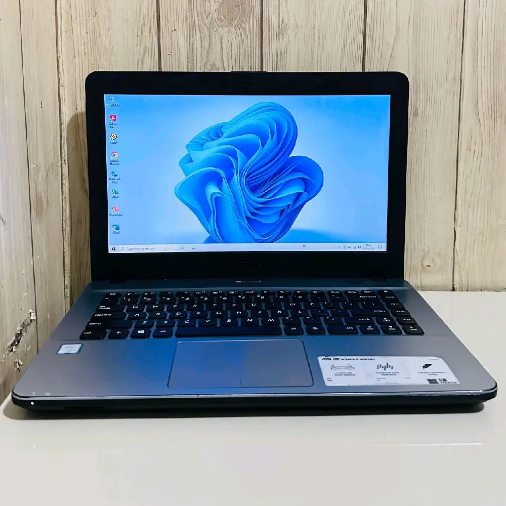 Laptop Asus X441 U Core i3 Gen 6 Ram 4gb Ssd siap pakai
